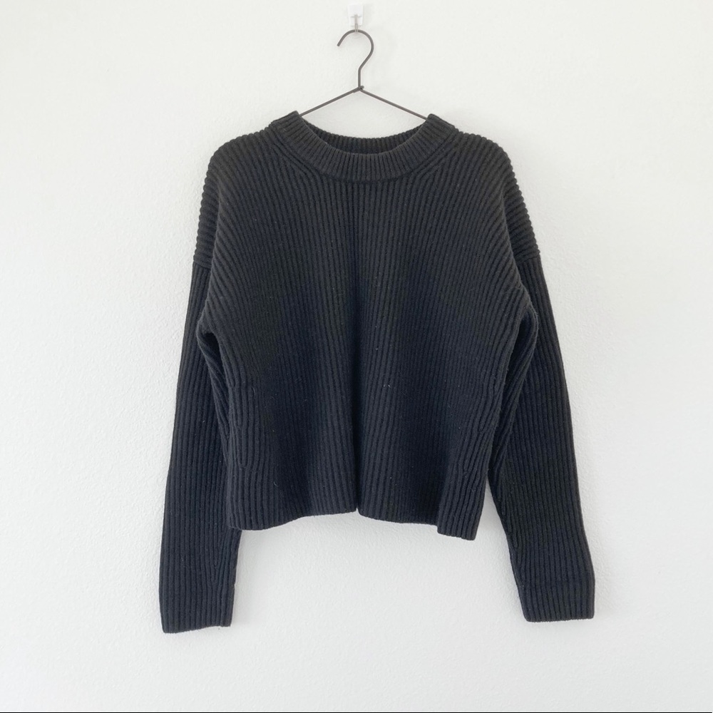SOLD • Uniqlo U ribbed wool sweater